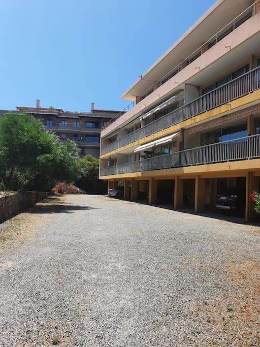 Spacious Marina & See View Appartment Cavalaire-sur-Mer Eksteriør bilde